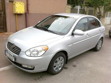 Un bărbat i-a încredinţat maşina unei cunoştinţe şi... a rămas fără ea. Oferă recompensă!