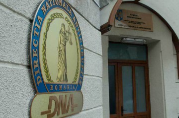 Un premier în funcţie, patru foşti miniştri şi 20 de parlamentari, trimişi în judecată de DNA în 2015