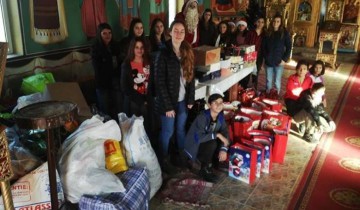 Sute de copii din județul Constanța au primit daruri de sărbători
