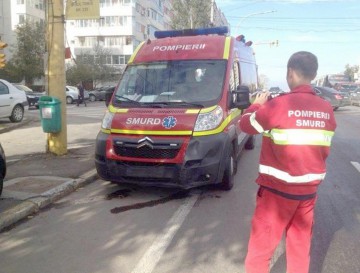 Autospecială SMURD, implicată într-o tamponare, pe Ferdinand