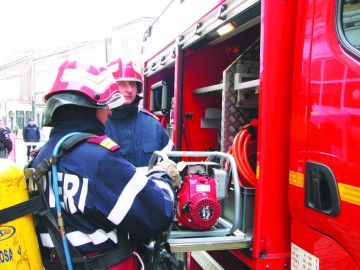 Pompierii au stins 177 de incendii în două zile