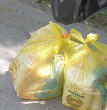 Ca să nu se mai „fure” pachetele pensionarilor, Primăria schimbă tactica