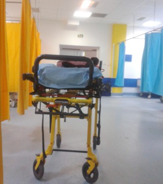 Două persoane intoxicate cu monoxid de carbon, transportate la spital