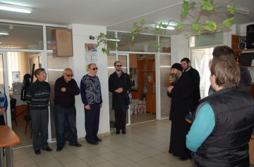 Sute de familii necăjite din Constanța au primit alimente de sărbători