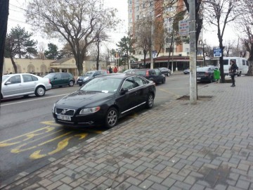 Consilierul Paul Foleanu s-a ales cu amendă pentru că a parcat în loc nepermis!