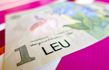Leul se depreciază