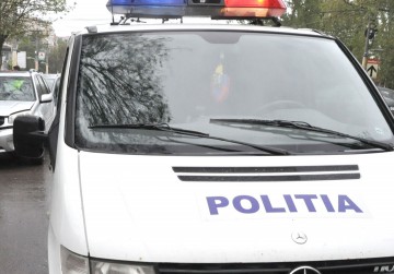 O maşină a Poliţiei, implicată într-un accident rutier la Hârşova