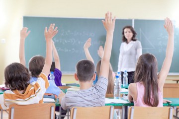 Elevii se întorc de luni la şcoală