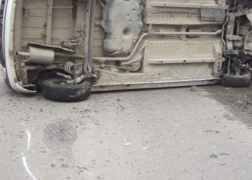 Un tânăr s-a rasturnat cu maşina la ieşire din Nazarcea