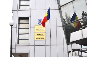 Inspector antifraudă, plasat în arest la domiciliu
