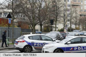 ALERTĂ LA PARIS. Un bărbat a fost împuşcat; purta o vestă cu explozibili falsă