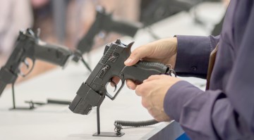 Germania se înarmează: căutarile Google pentru „permis de port-armă“ au crescut