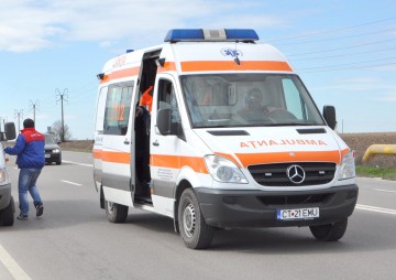 Accident rutier pe DN 3: două maşini s-au răsturnat!