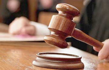 Trimis în judecată pentru că şi-a terorizat soţia
