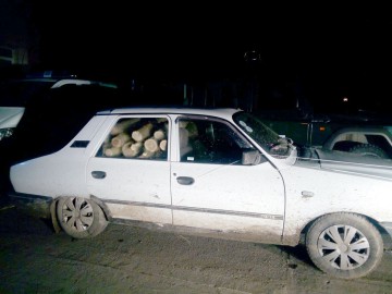 Prinşi cu Dacia burduşită de material lemons furat