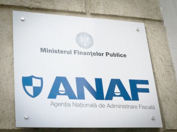 Fiscul îşi face reclamă cu brelocuri şi semne de carte