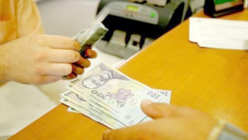 Sumele refuzate de bănci la plată au scăzut în decembrie