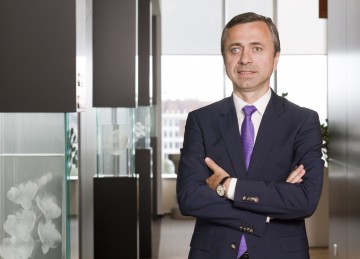 56% dintre directorii de companii din România se aşteaptă să crească numărul de angajaţi în următoarele 12 luni