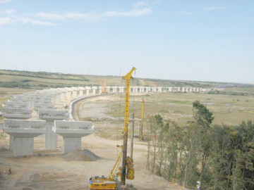 Încă o autostradă din România, în pericol