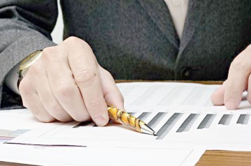 Cine a cumpărat proprietăţi de peste 500 mil. euro în România