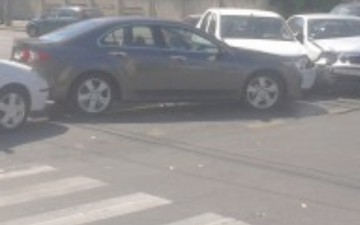 Carambol pe bulevardul Tomis: o femeie a ajuns la spital!