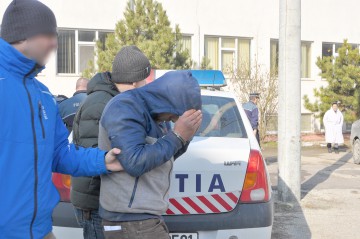 Individ implicat în scandalul de la Nazarcea, SĂLTAT de poliţişti