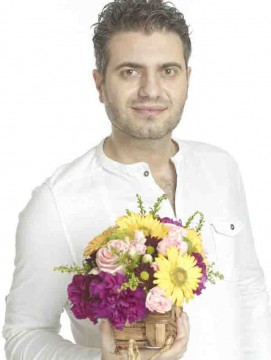 Florile, o afacere de succes. Câți bani dau românii pe flori