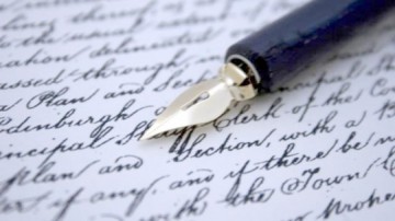 Două tinere au câştigat 35.000 de lei din expedierea unor scrisori de dragoste scrise de mână