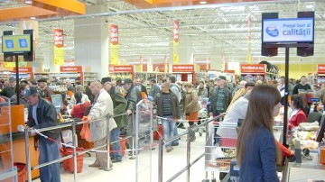 Controale la Cora: a fost confiscat peşte pus în vânzare fără autorizaţie sanitar veterinară