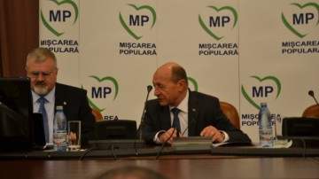 Traian Băsescu, atac la Cioloş: Asta îl va compromite. Stai cu plagiatorul Tobă, la dreapta ta