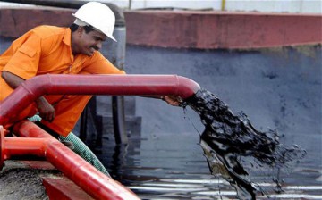 Lukoil cumpără petrol din Iran pentru rafinăriile sale din România, Bulgaria şi Italia