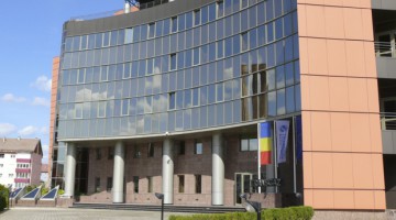 Corpul de Control al premierului: Sporuri pentru condiţii penibile de muncă, premii şi vinuri de colecţie la Transgaz