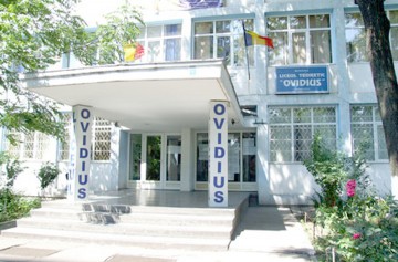 Elevii de la Liceul Ovidius învaţă să fie antreprenori