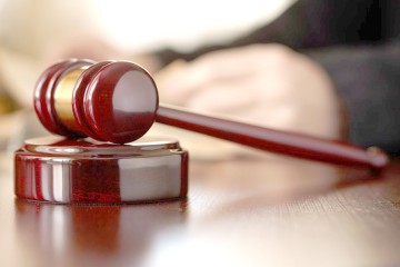 Condamnat pentru consum de droguri, pus să muncească la Căminul pentru vârstnici