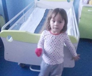 Micuţa Daria are nevoie de AJUTOR: în două luni a ajuns prizoniera unui pat de spital!