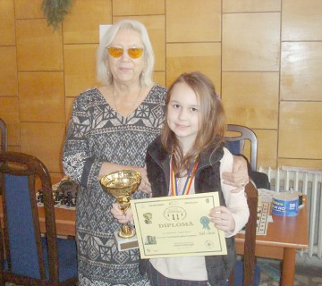 O micuţă şahistă de la Liceul Ovidius a câştigat locul I la Concursul „Elisabeta Polihroniade“