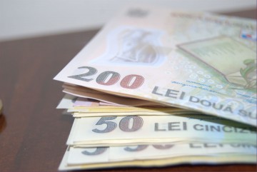 A fost identificată femeia care a uitat 9.000 de lei într-un dispensar