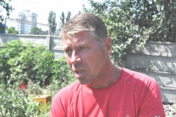 „Sinucigaşul” de pe strada Justiţiei s-a urcat din nou pe stâlp!