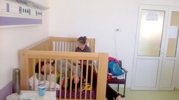Secţia de Pediatrie a Spitalului Judeţean, supraaglomerată din cauza virozelor