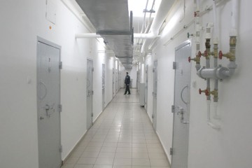 Tânărul care a furat dintr-o locuinţă la Valu, menţinut în arest