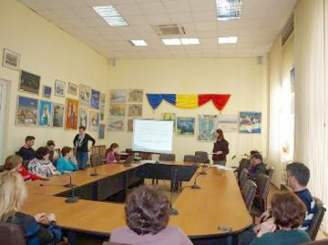 Dezbatere la Medgidia privind acordarea de tichete pentru grădiniţă