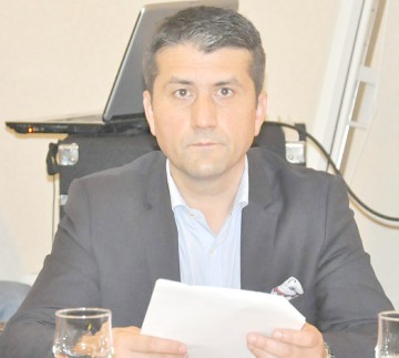 Doi studenţi din Constanţa l-au reclamat pe Decebal Făgădău la DNA