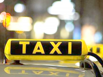 Taximetriştii se plâng de şoferii de maxi-taxi şi cer intervenţia Consiliului Local!
