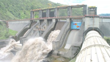 Viitură pe Dunăre. Hidroelectrica vinde curent la preţ de 