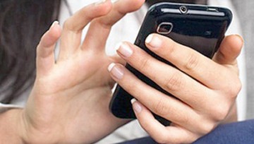 Te sâcâie candidaţii care îţi trimit, fără permisiunea ta, SMS-uri 
