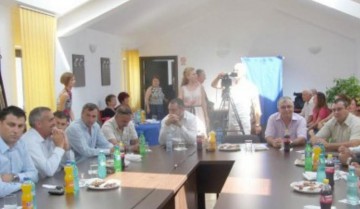 Consilierii din Ovidiu demişi de prefect, scrisoare deschisă către acesta şi PSD