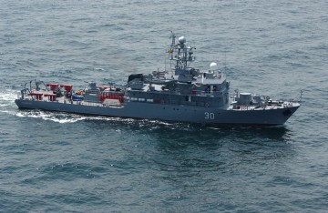 Premieră în Forţele Navale - prima navă românească a tranzitat Canalul Korint