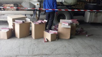 CONSTANȚA: Cea mai nouă metodă a contrabandiștilor de țigări. Le-au ascuns într-o cisternă-VIDEO