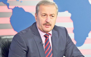 Dîncu: Momentul remanierii a fost ales fără să fie pregătit mediatic
