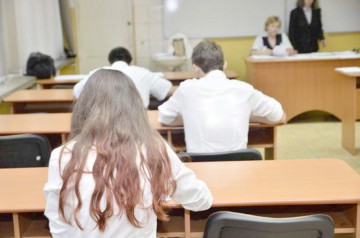 10.000 de elevi constănţeni participă astăzi la simularea scrisă la română